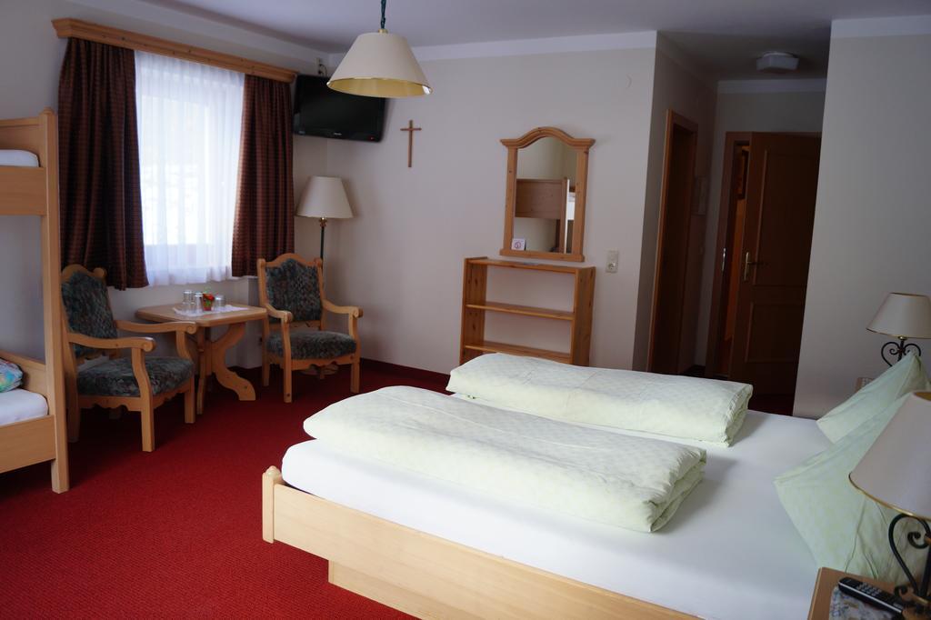 Bed and Breakfast Landhaus St. Georg Saalbach Zimmer foto